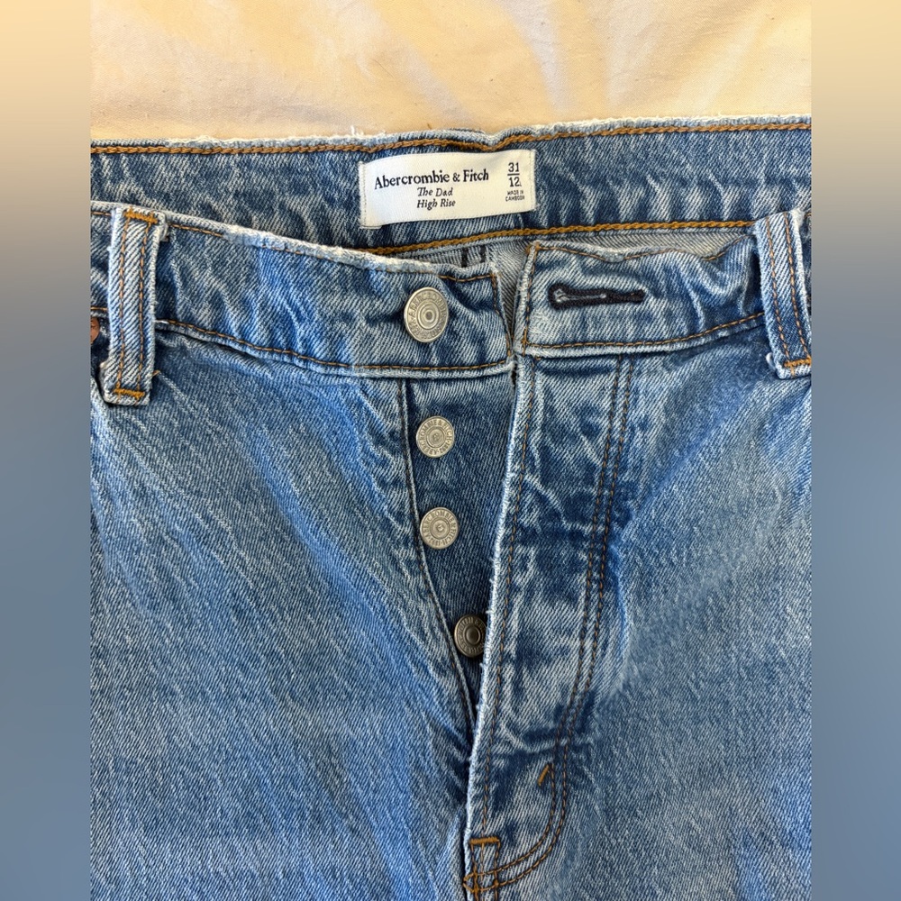A&F High Rise Dad Jean 31L - Picture 6 of 6